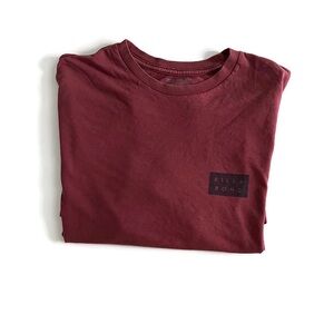 Billabong tailored fit t-shirt color faded red size medium